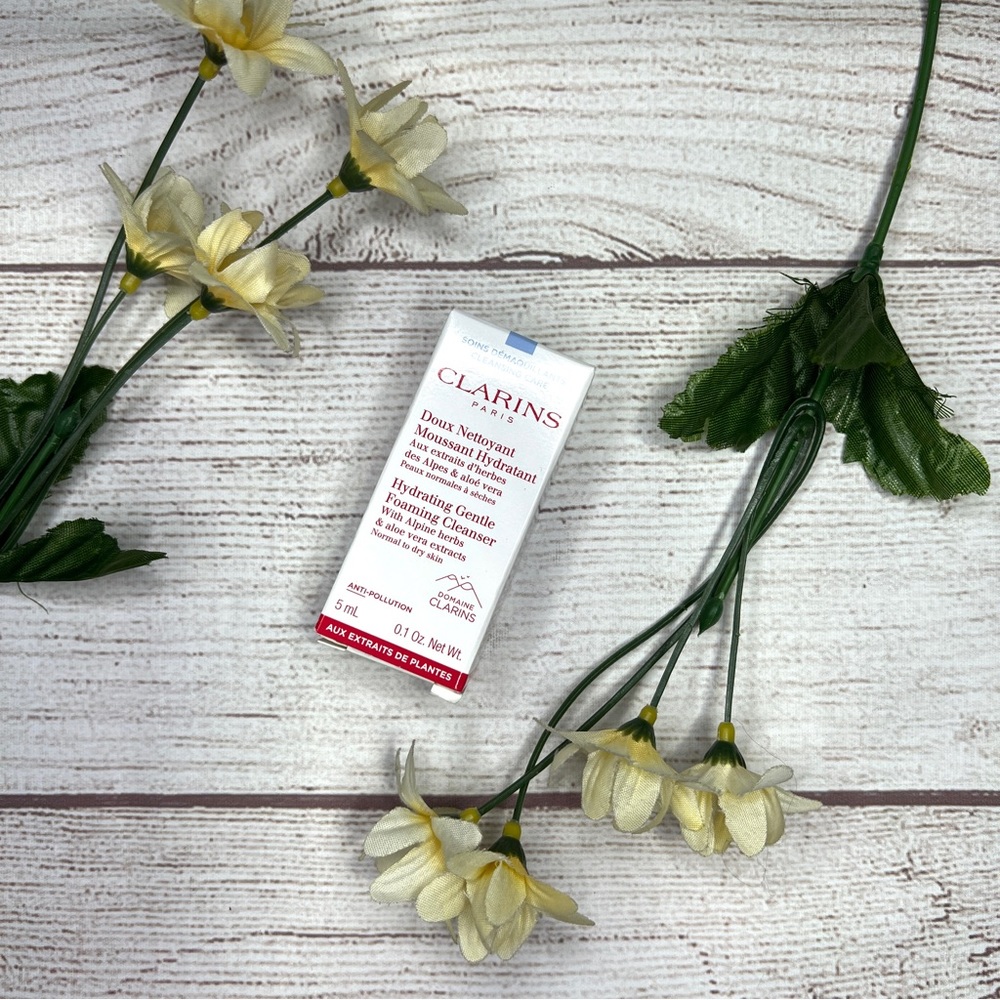 Clarins Hydrating Gentle Foaming Cleanser with Aloe Vera